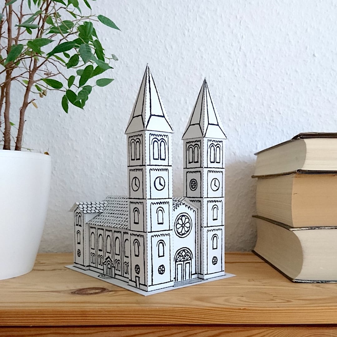 Die Schwelmer Christuskirche als einfaches Papiermodell.